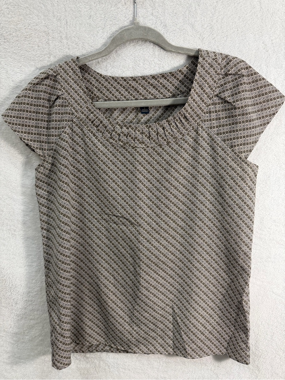 Banana Republic Taupe and White Geometric Cap-Sleeve Blouse